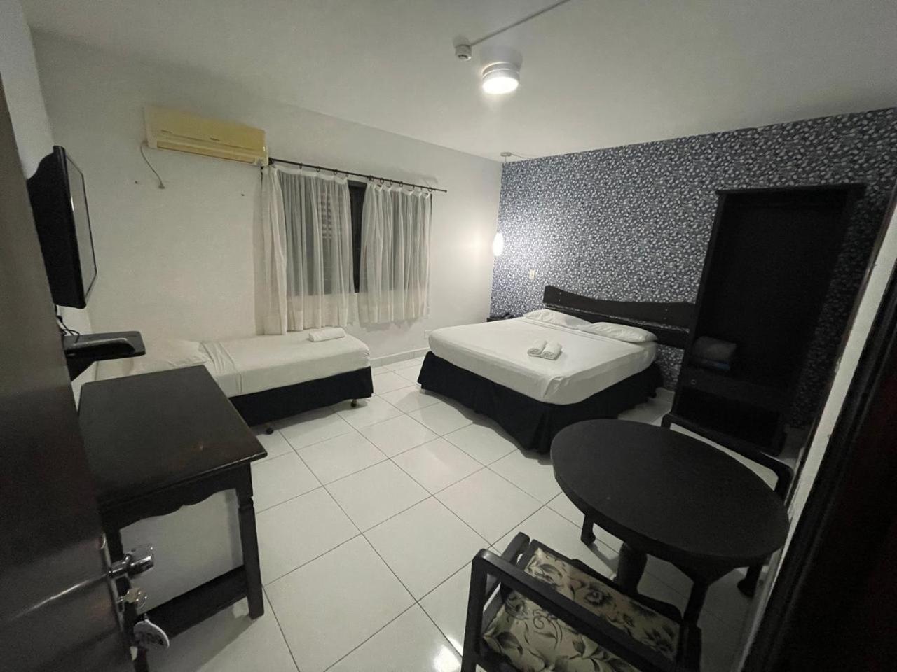 OYO Hotel Serras De Goyaz Bueno, Goiânia Exterior foto A room at the hotel